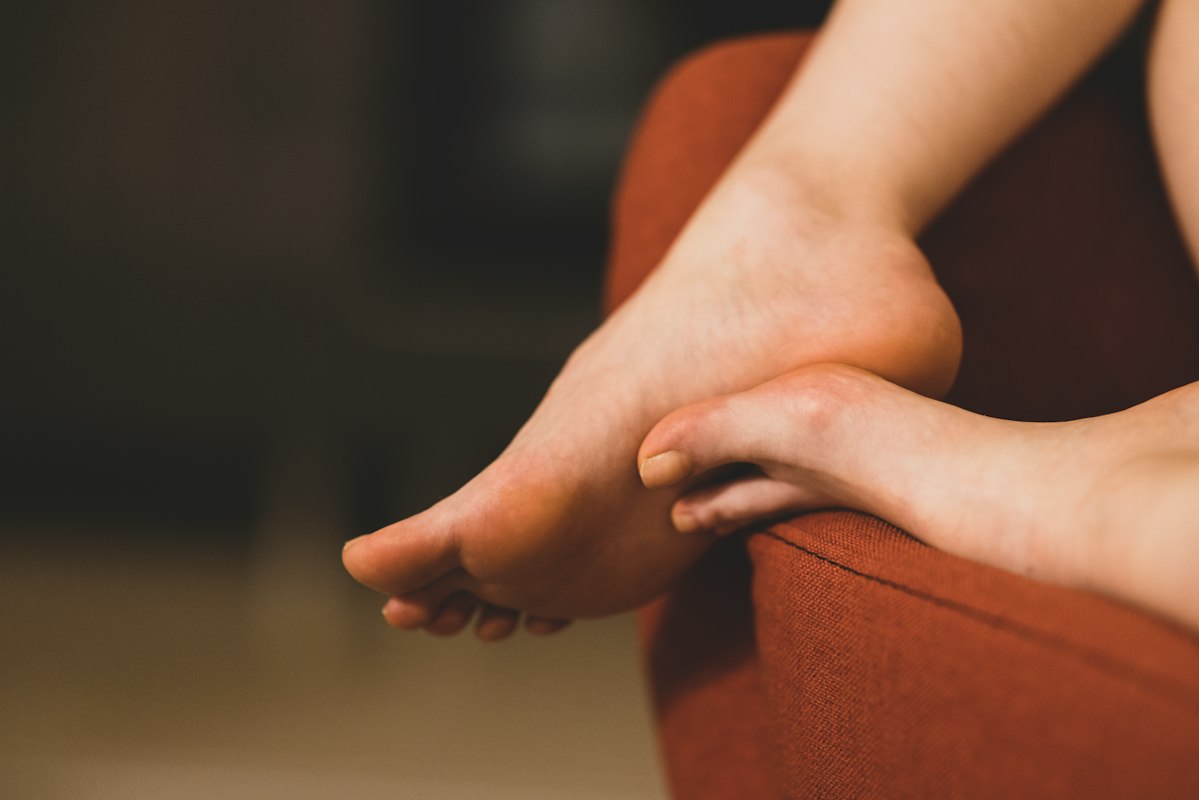 Hábitos saludables para piernas descansadas